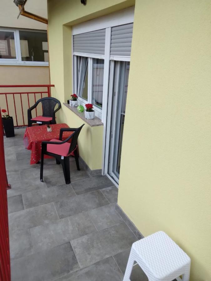 Apartman Josip กอสปิช ภายนอก รูปภาพ