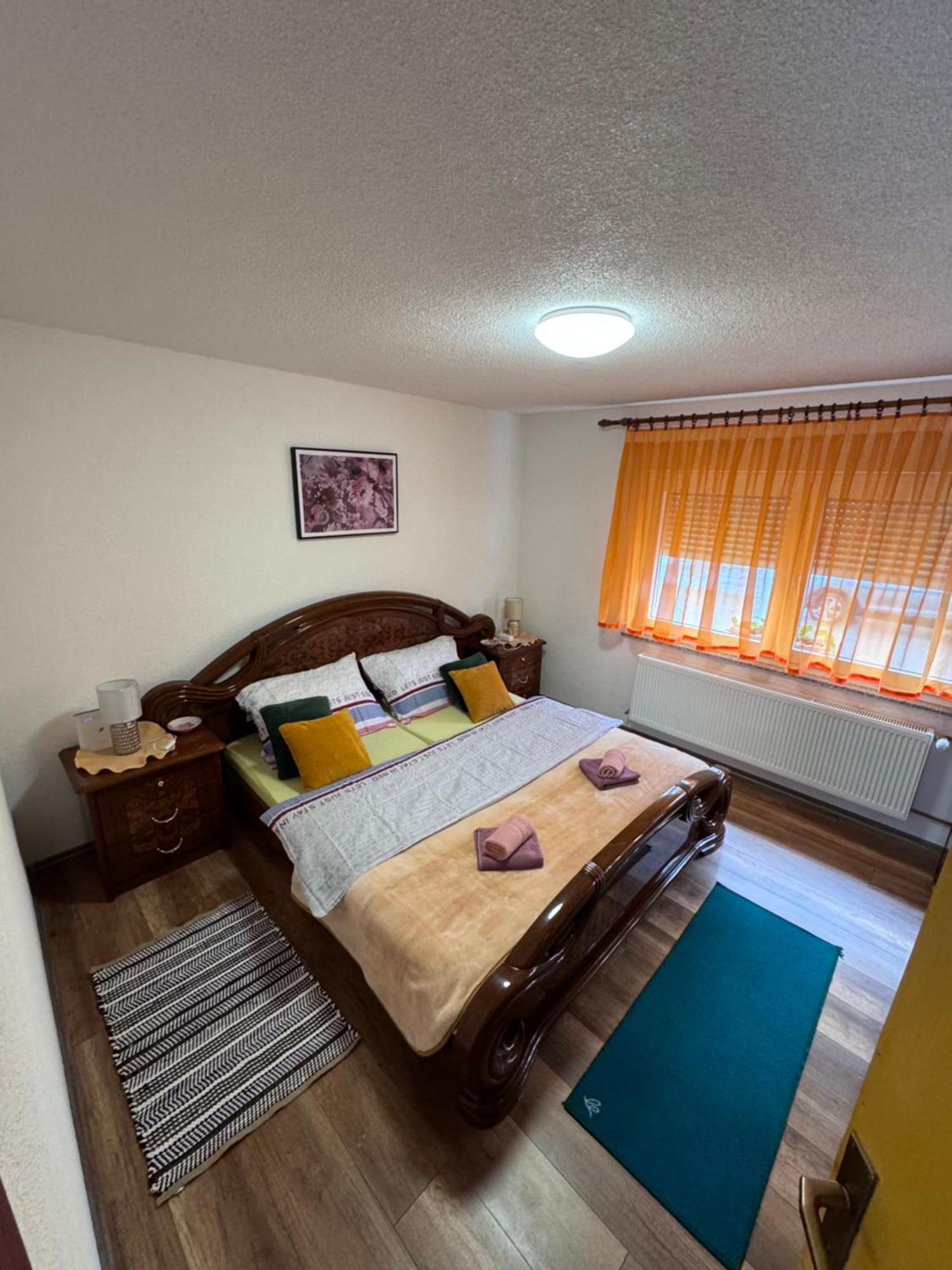 Apartman Josip กอสปิช ภายนอก รูปภาพ