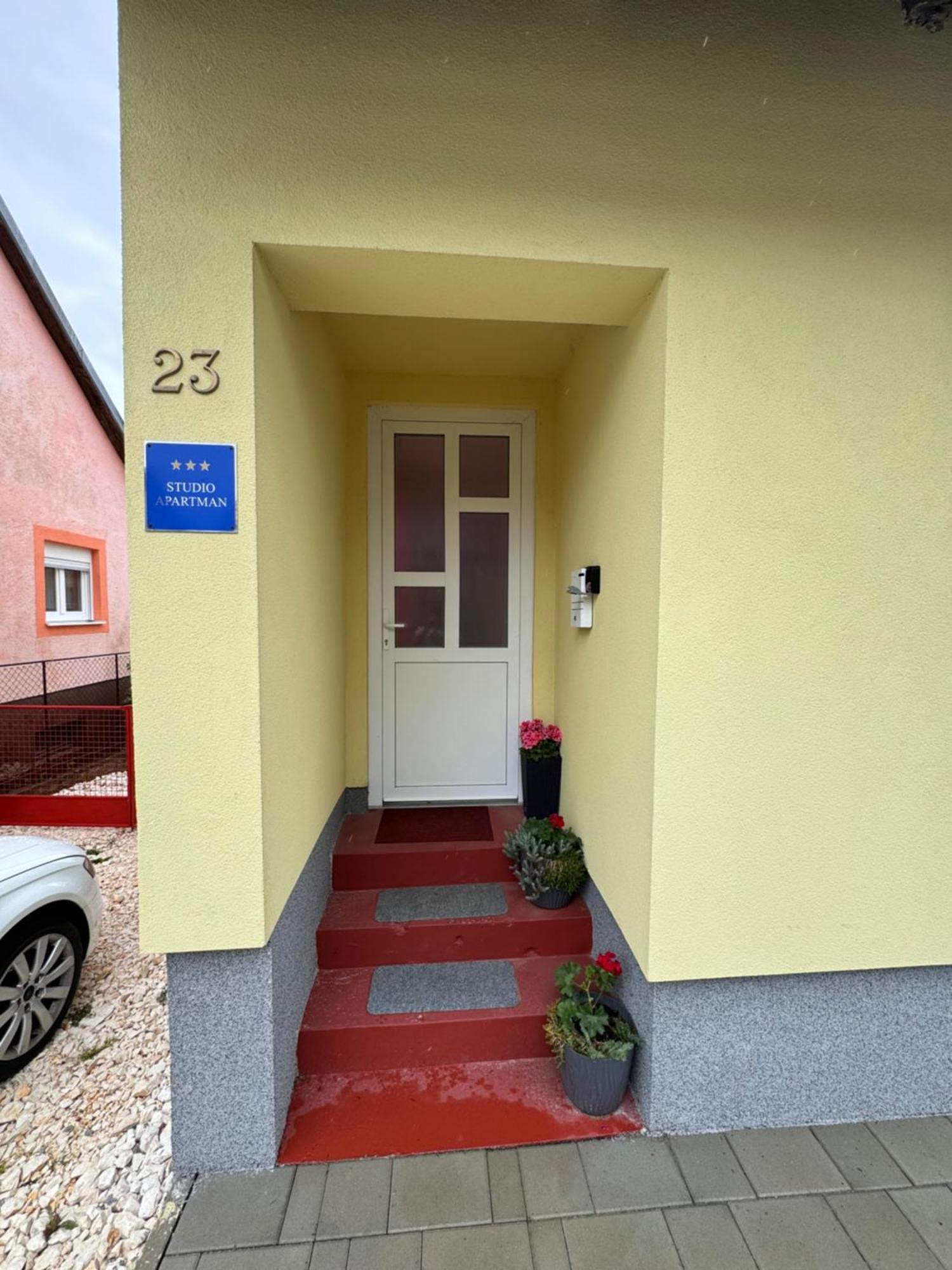 Apartman Josip กอสปิช ภายนอก รูปภาพ