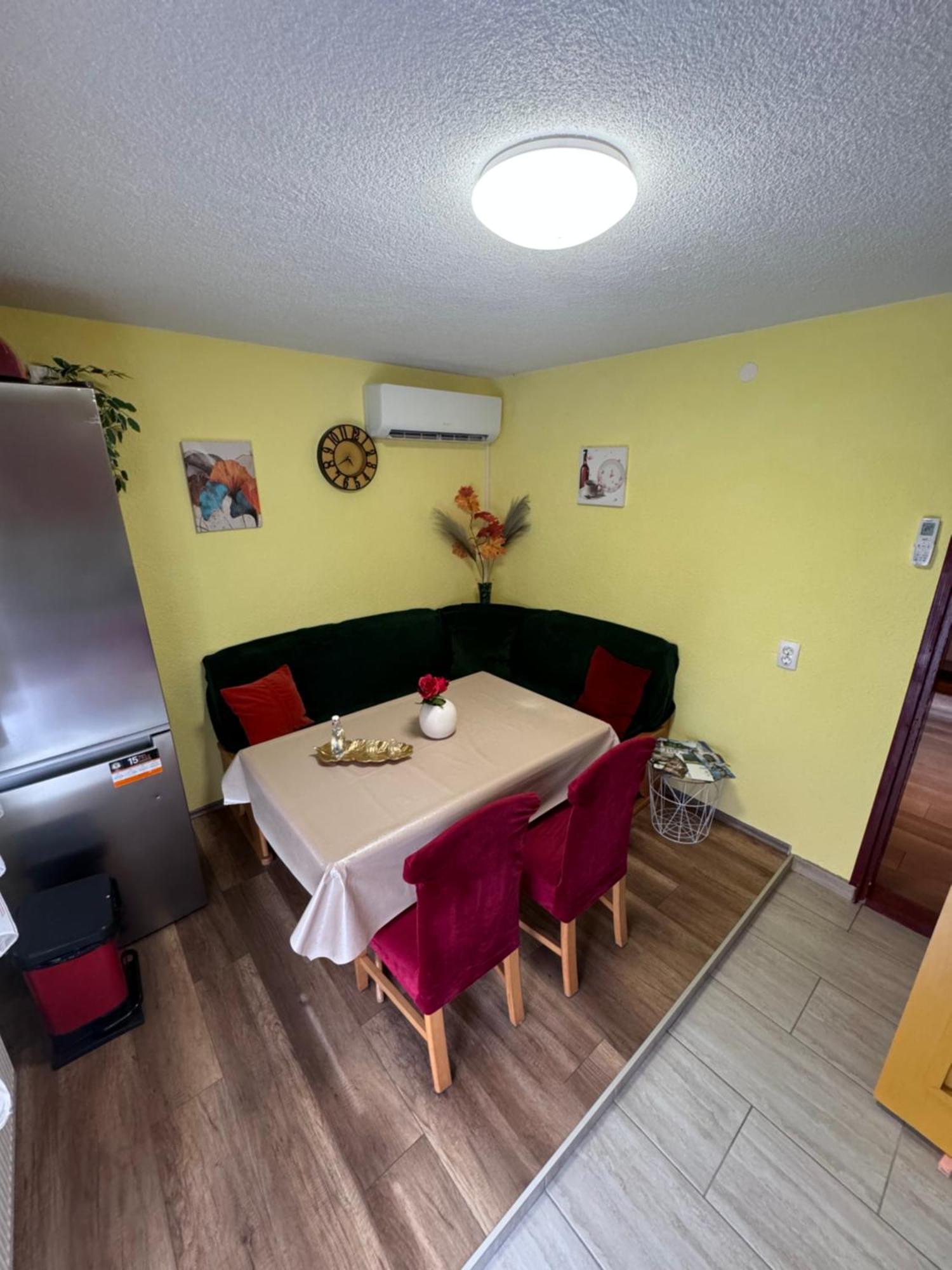 Apartman Josip กอสปิช ภายนอก รูปภาพ