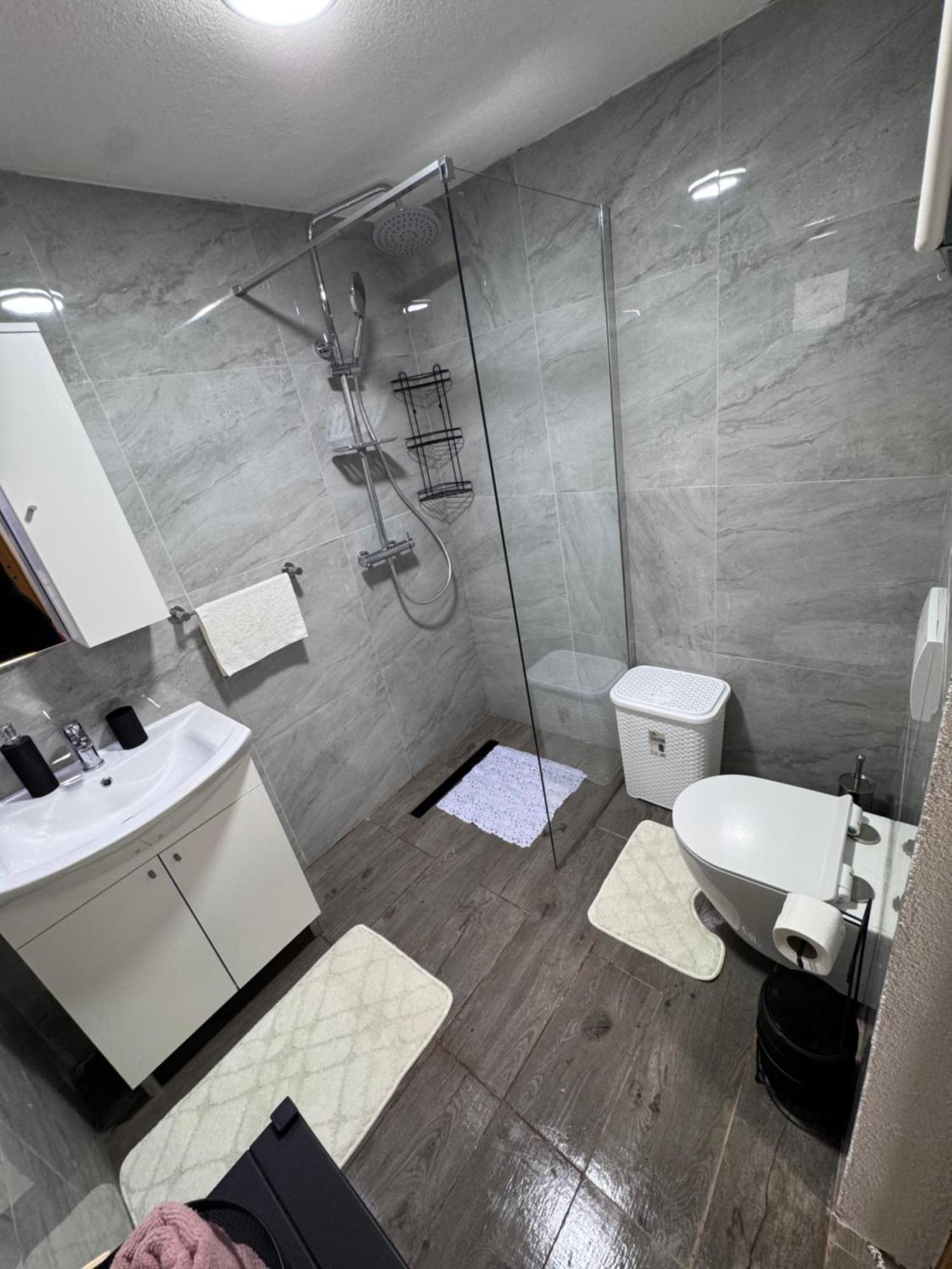Apartman Josip กอสปิช ภายนอก รูปภาพ