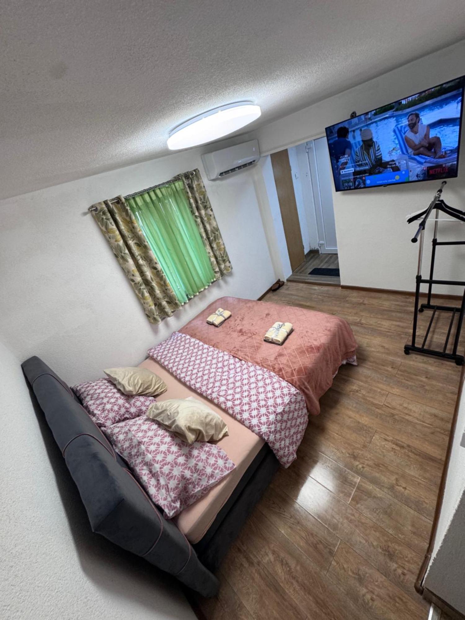 Apartman Josip กอสปิช ภายนอก รูปภาพ