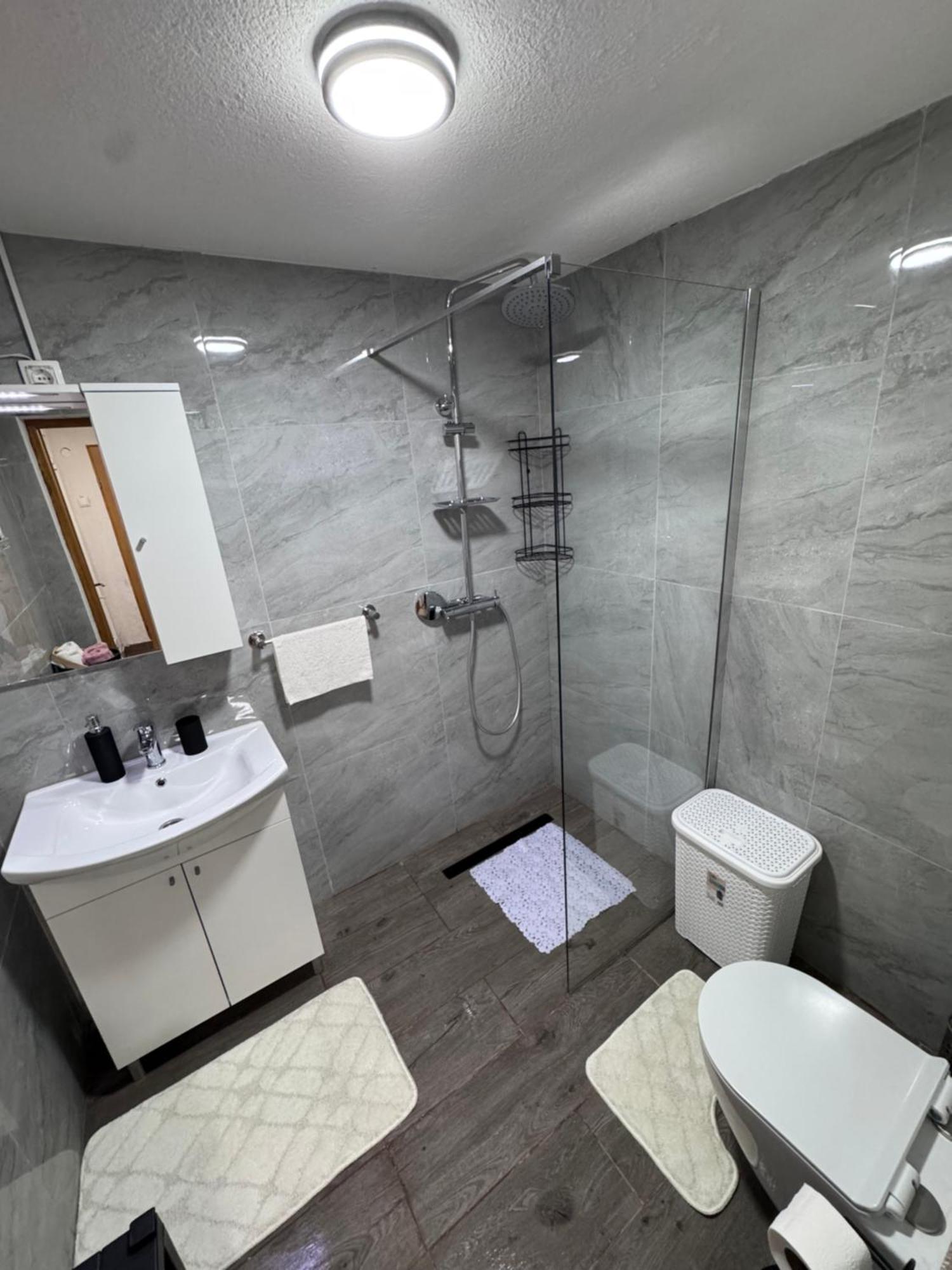 Apartman Josip กอสปิช ภายนอก รูปภาพ