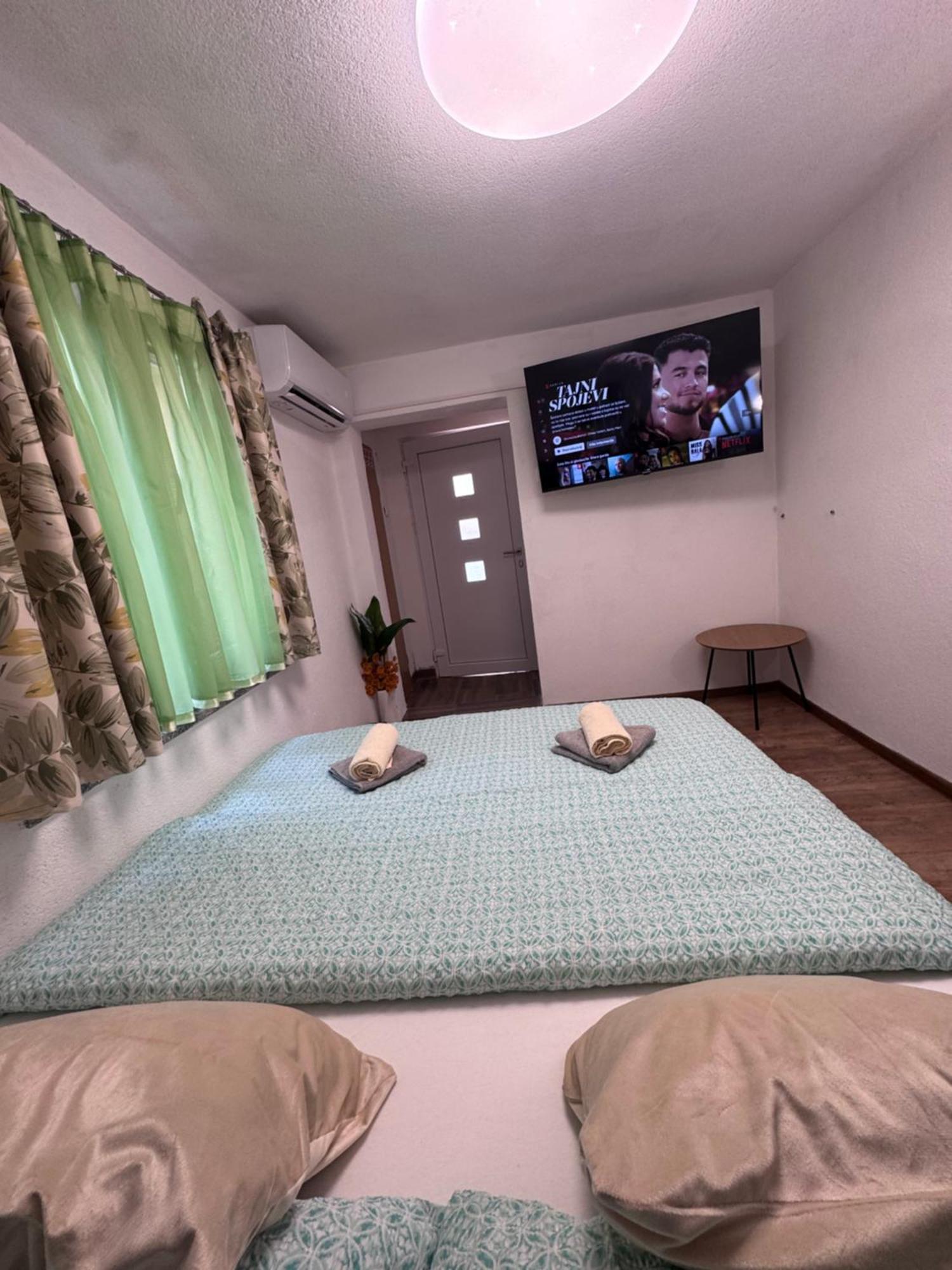 Apartman Josip กอสปิช ภายนอก รูปภาพ